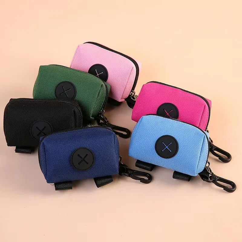 Dispensador de bolsas para excrementos de perros, soporte portátil para bolsas de excrementos, dispensador de bolsas de aseo colgantes para perros, bolsas de basura para caminar, suministros para mascotas - imagen 2