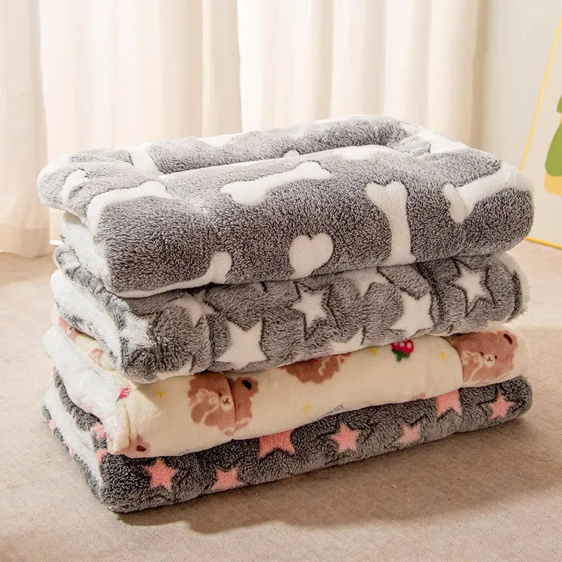 Estera gruesa para dormir para mascotas, esteras de cama suaves de felpa cortas de doble cara para gatos, manta bonita para perros pequeños, cojín cálido para gatitos - imagen 2