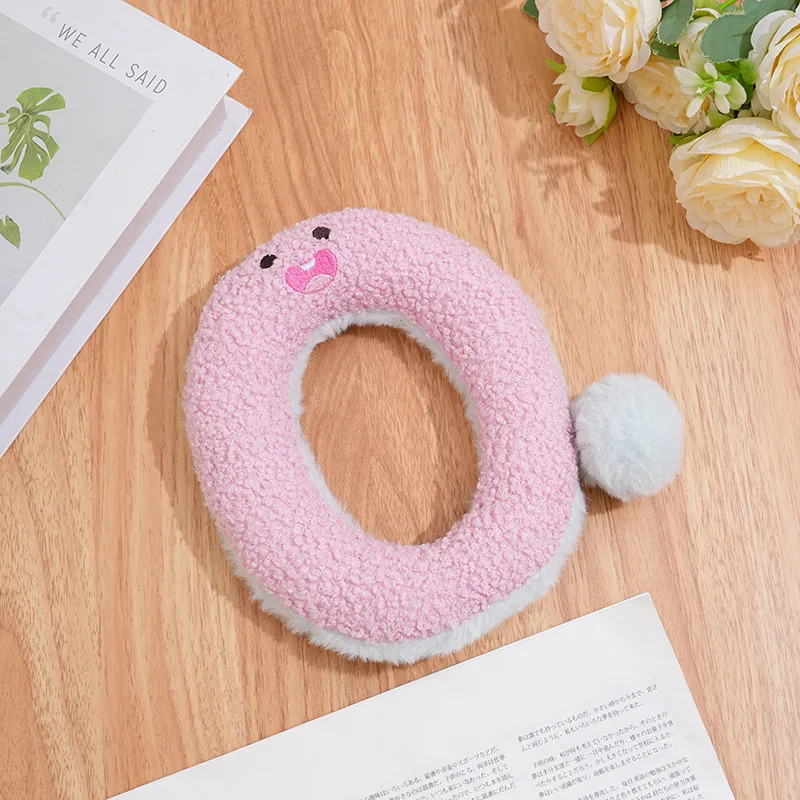 Juguetes de peluche para perros y gatos en diferentes estilos