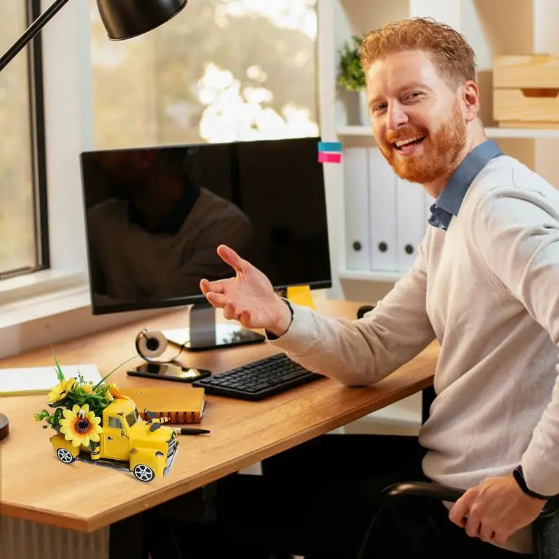 Adornos de camiones de Navidad de Año Nuevo, regalos clásicos de Navidad para niños, decoración de escritorio de vacaciones para el hogar - imagen 5