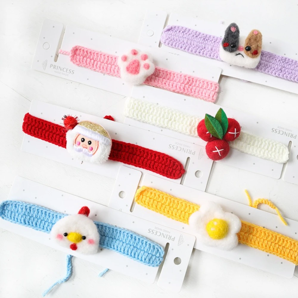 Collar navideño de lana con cereza para perros – estilo festivo - imagen 5
