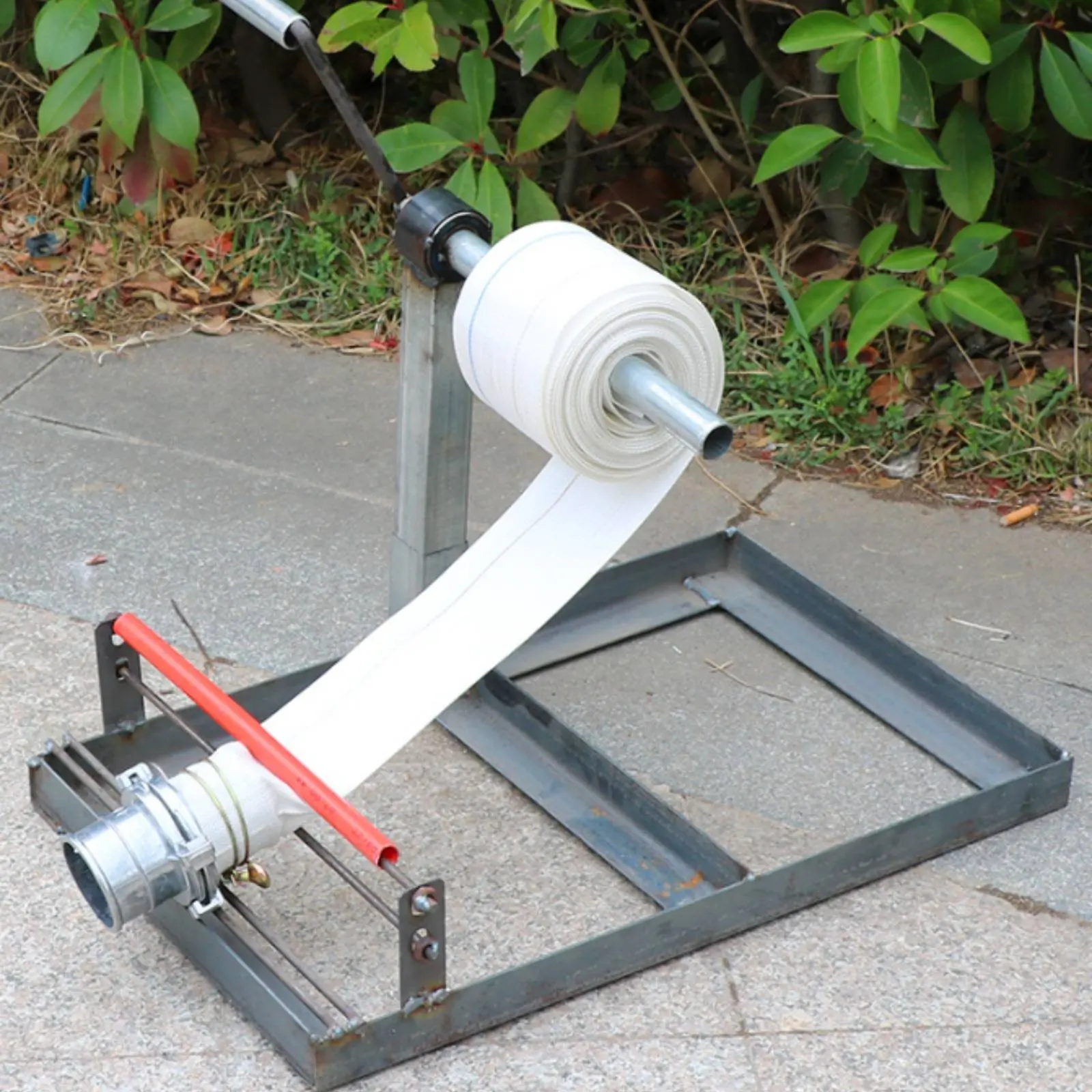 Enrollador de manguera manual plegable con base estable para jardín - imagen 5