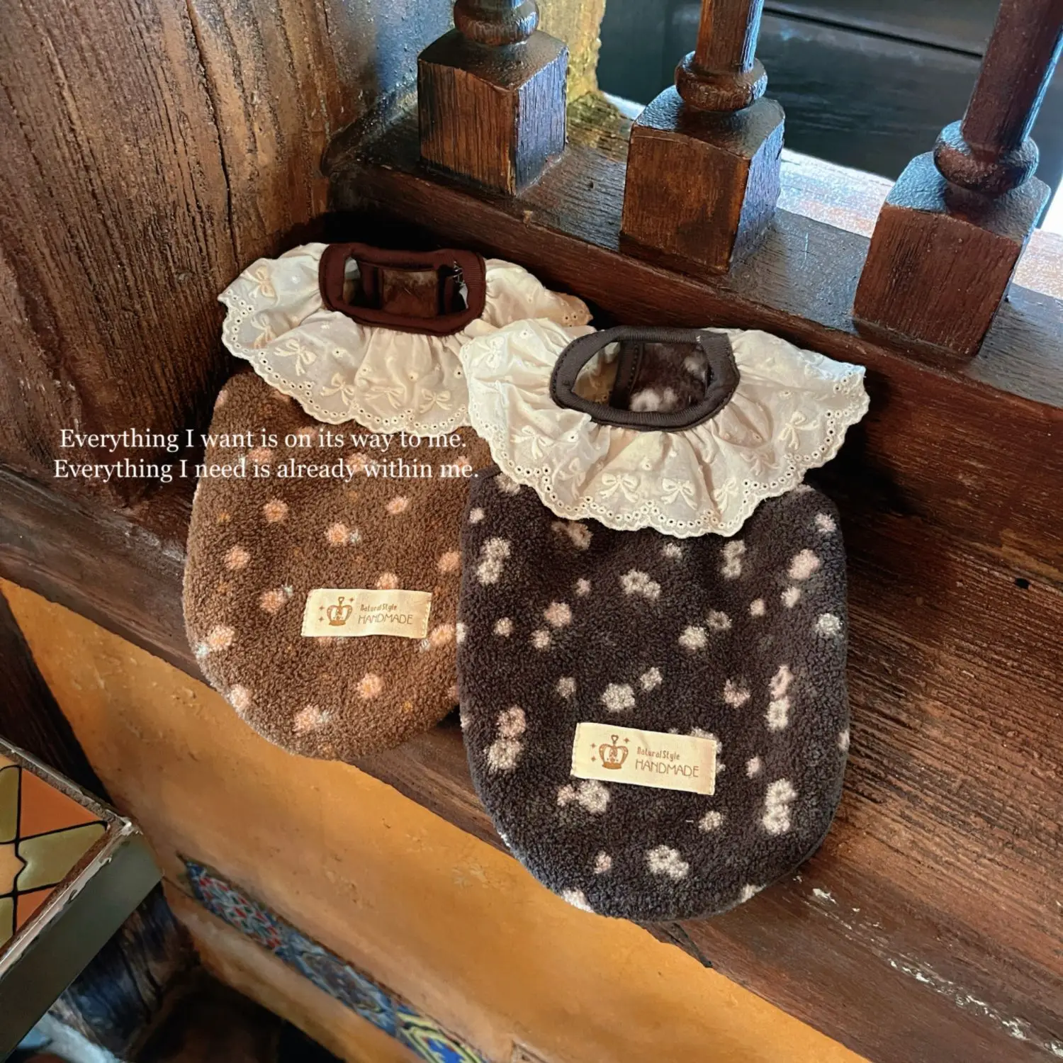 Abrigo de terciopelo floral para gatos y perros mini