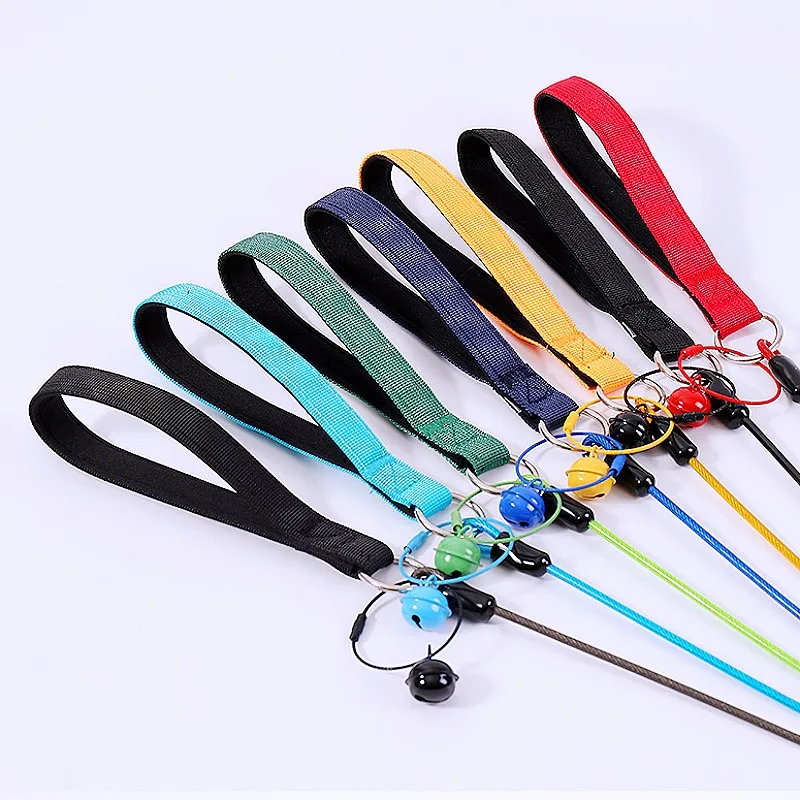 Correa para perro, correas de acero inoxidable para perros, correas duraderas a prueba de masticar de 150cm para caminar, cuerda de alambre, cadena para mascotas, correa para perros con campana - imagen 4