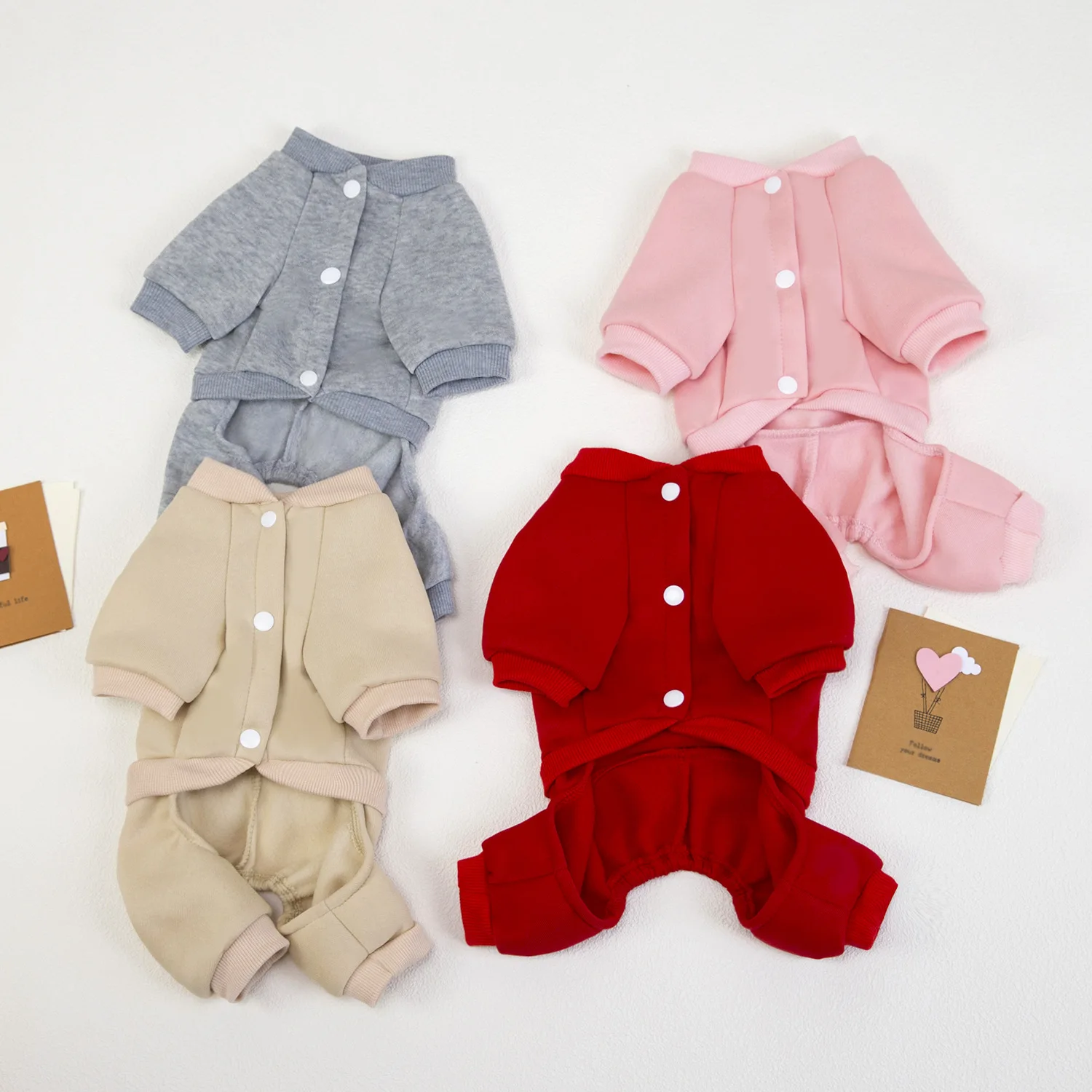 Mono para perro de 4 patas, pijamas para cachorros con forro polar suave, monos con estampado de letras, ropa de otoño e invierno para perros pequeños y medianos - imagen 3