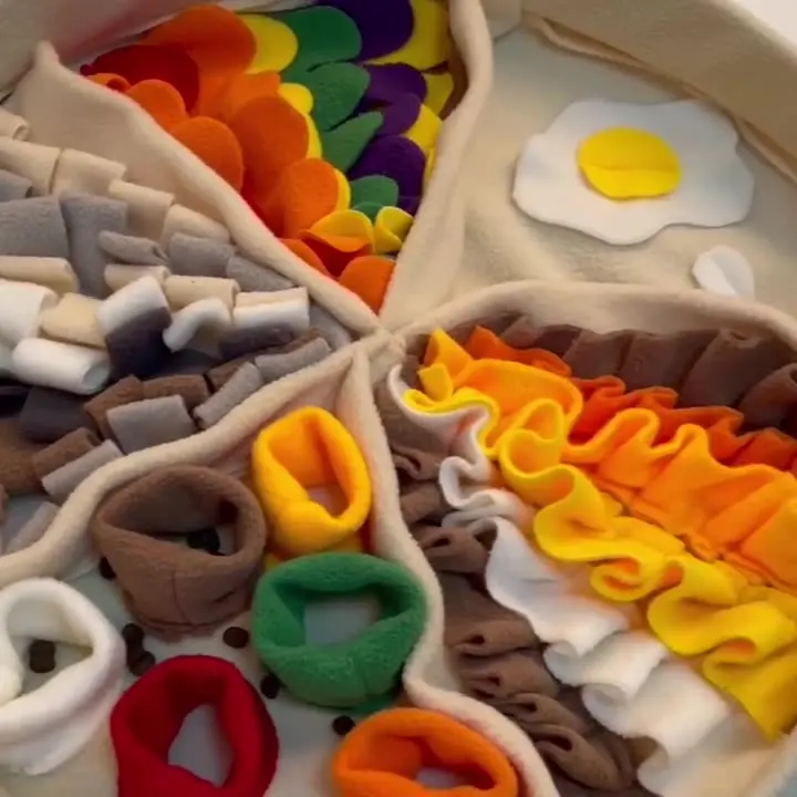 Estera interactiva para perros pequeños y medianos, forro polar suave y duradero con juguete chirriante, alimentación lenta, antiansiedad, lavado a máquina - imagen 5