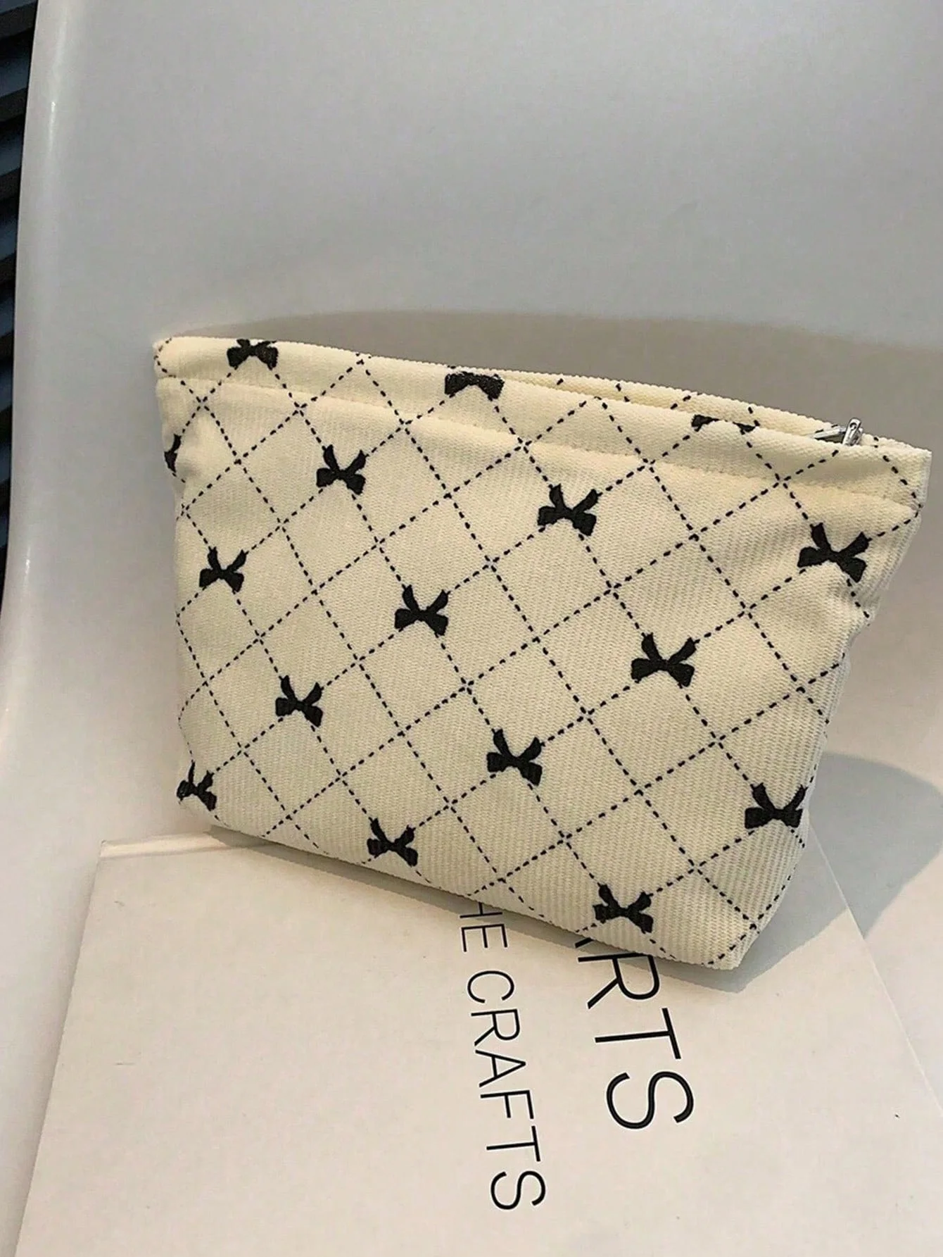 Neceser de tela acolchada con cremallera – Estilo coreano moderno en pana color mostaza - imagen 5