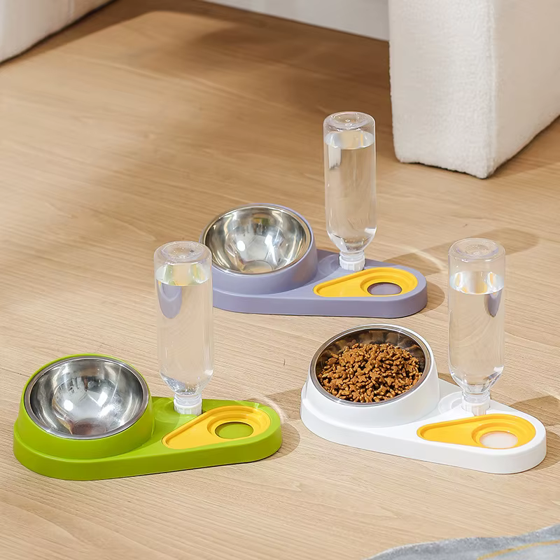Comedero doble antideslizante con bebedero automático para perro y gato - imagen 3