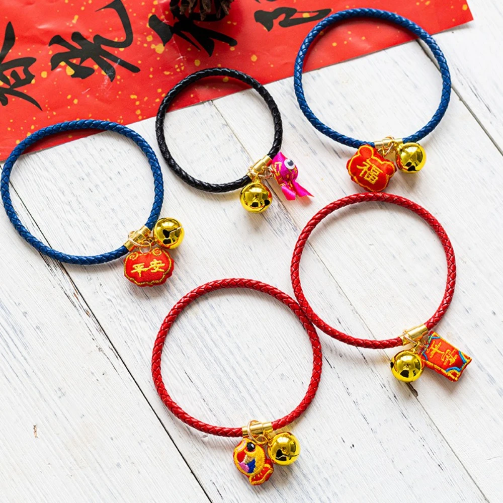 Collar de Cuero con Campana Antipérdida para Gatos y Perros Pequeños - imagen 3