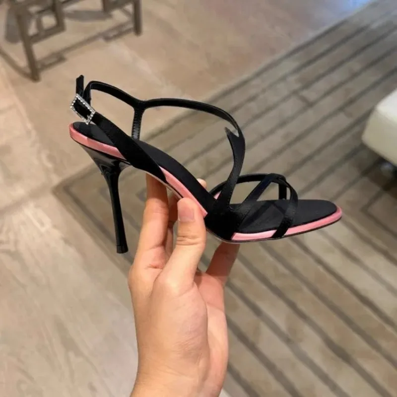 Sandalias tacón aguja satinadas – Elegantes y versátiles para verano - imagen 4