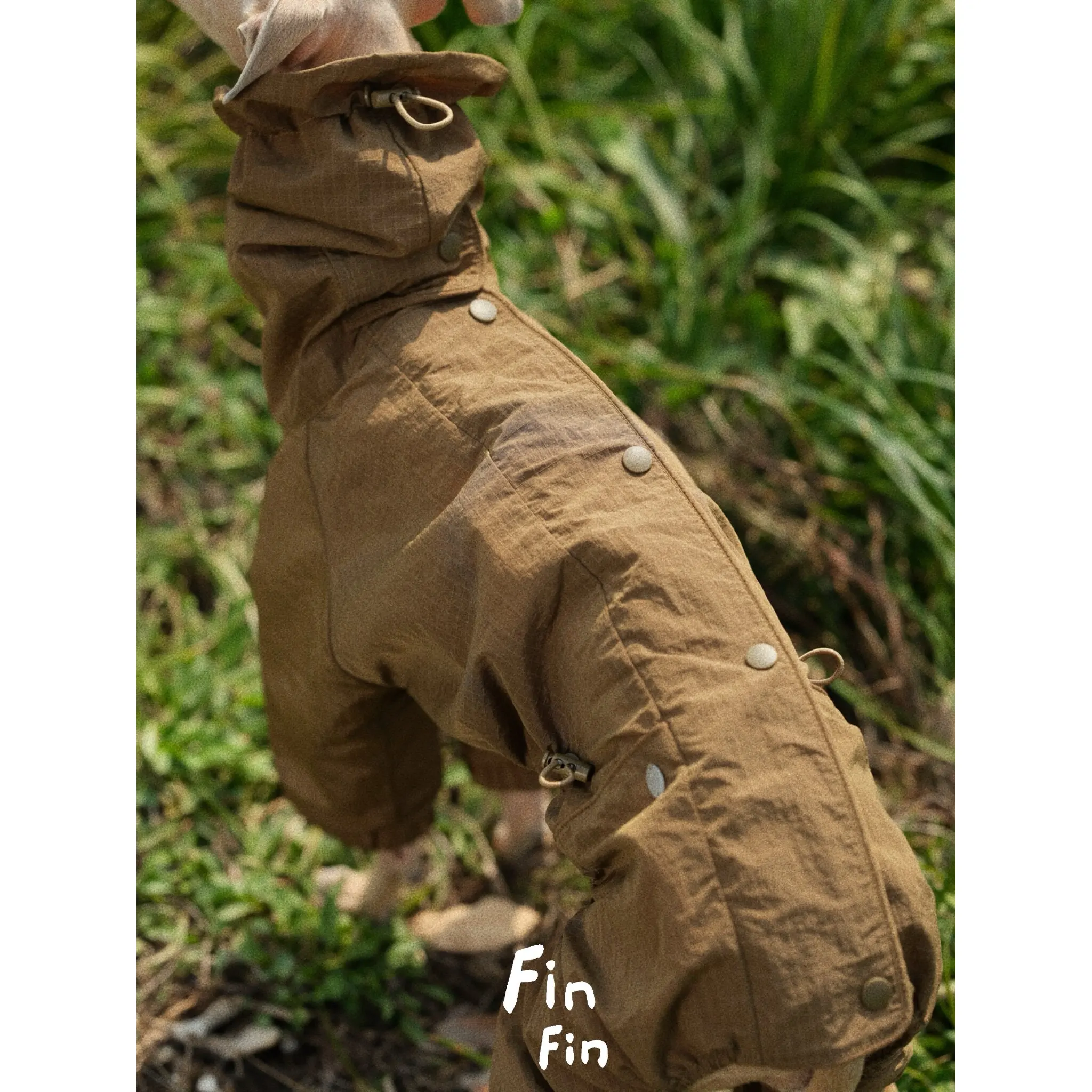 Chaqueta cortavientos impermeable para perros pequenos - color cafe - imagen 3