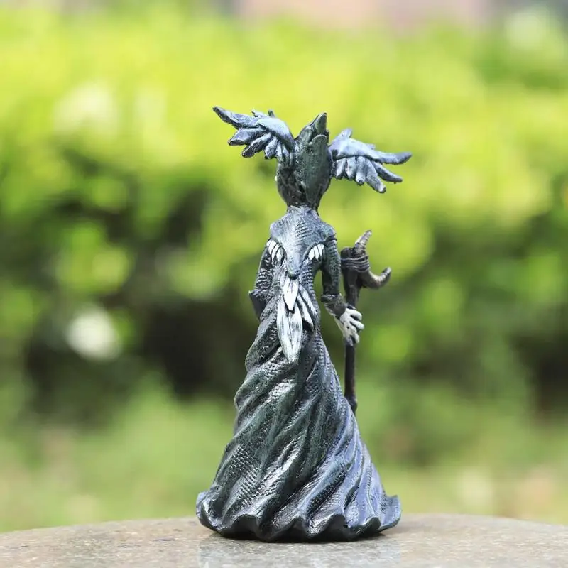 Figurita de bruja de resina para decoración de Halloween, decoración de jardín de resina, adorno de resina artístico portátil para patio de jardín, porche y césped, 2023 - imagen 5