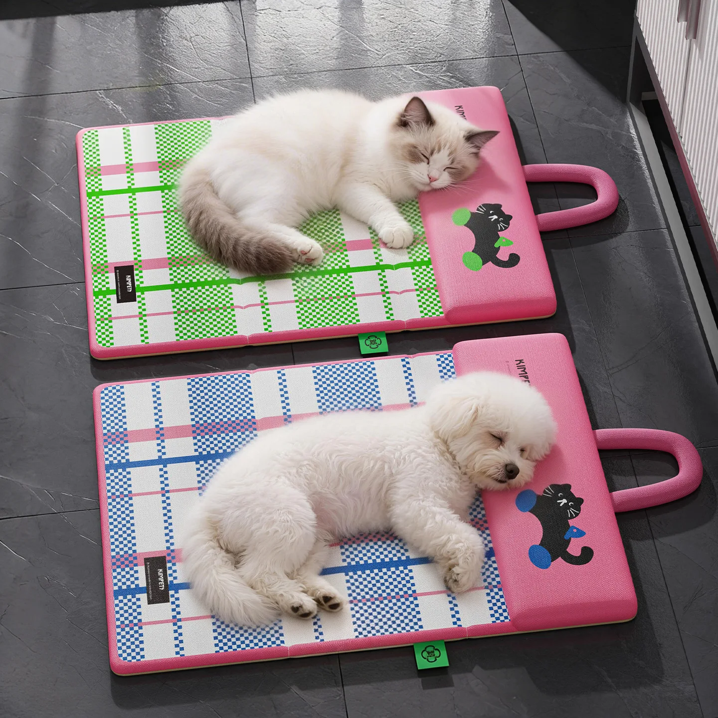 Colchoneta impermeable plegable fresca para perros y gatos - imagen 3