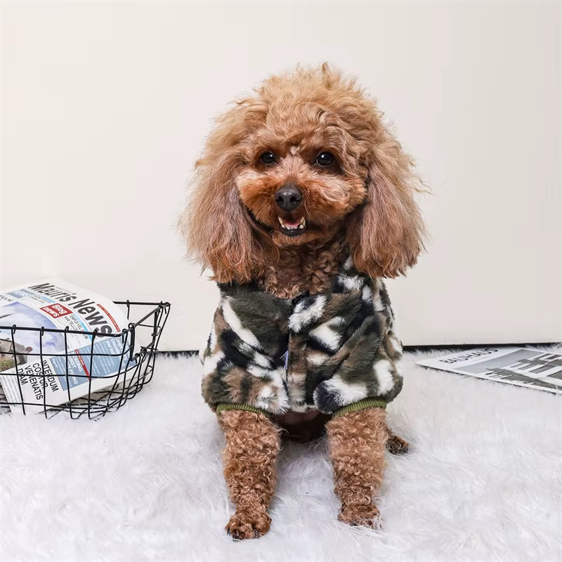 Sudadera térmica con capucha para perros y gatos – Verde camuflaje - imagen 2
