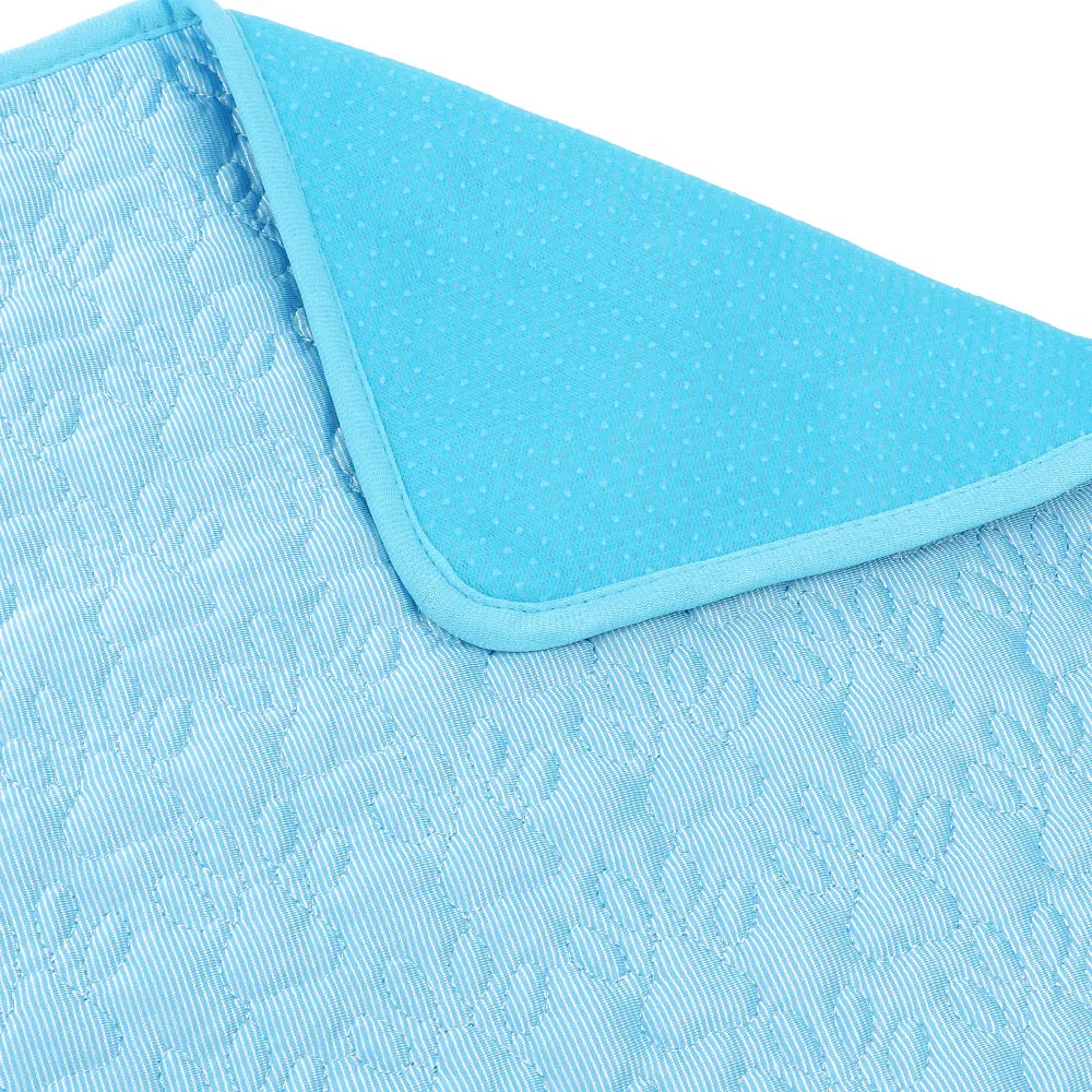 Colchoneta refrescante de verano para perros y gatos, tapete de hielo súper fresco, manta para sofá, almohadilla de seda de hielo transpirable, perrera, cama lavable de verano para mascotas - imagen 4