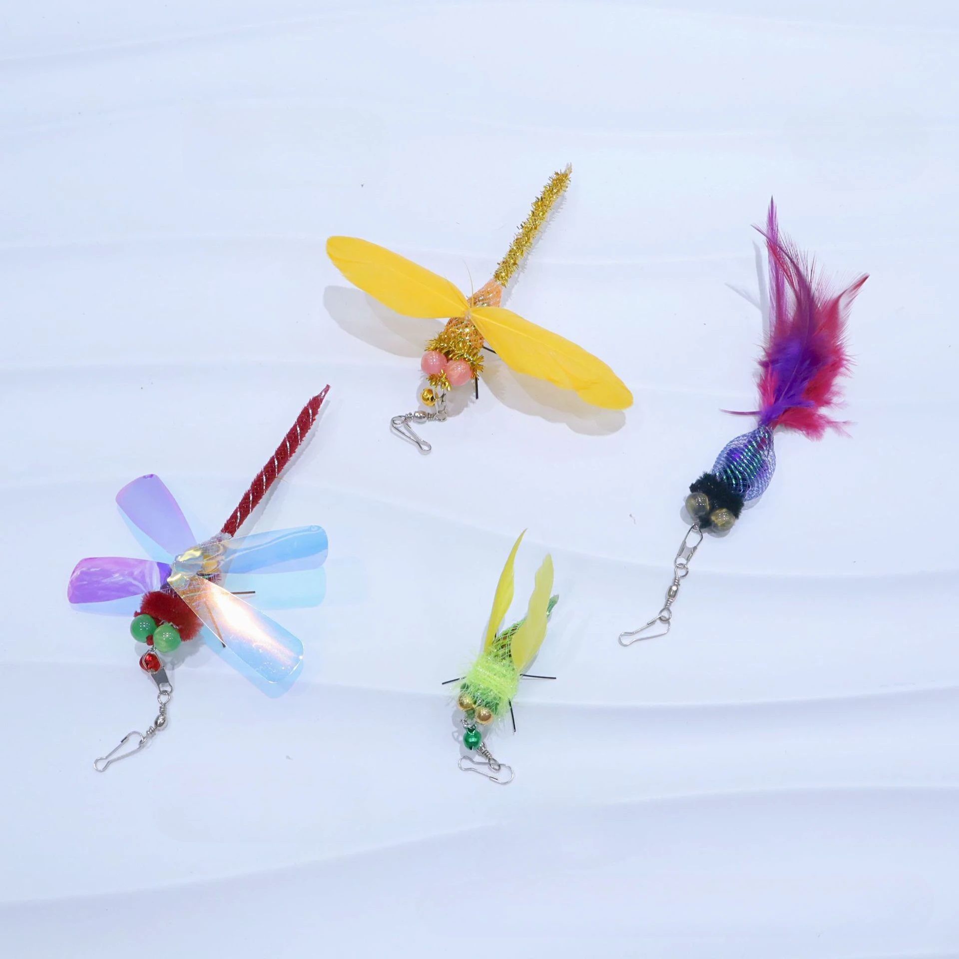2 uds estilo aleatorio simulación colorida pez dorado insecto gato Teaser palo cabezas pluma mascota juguete