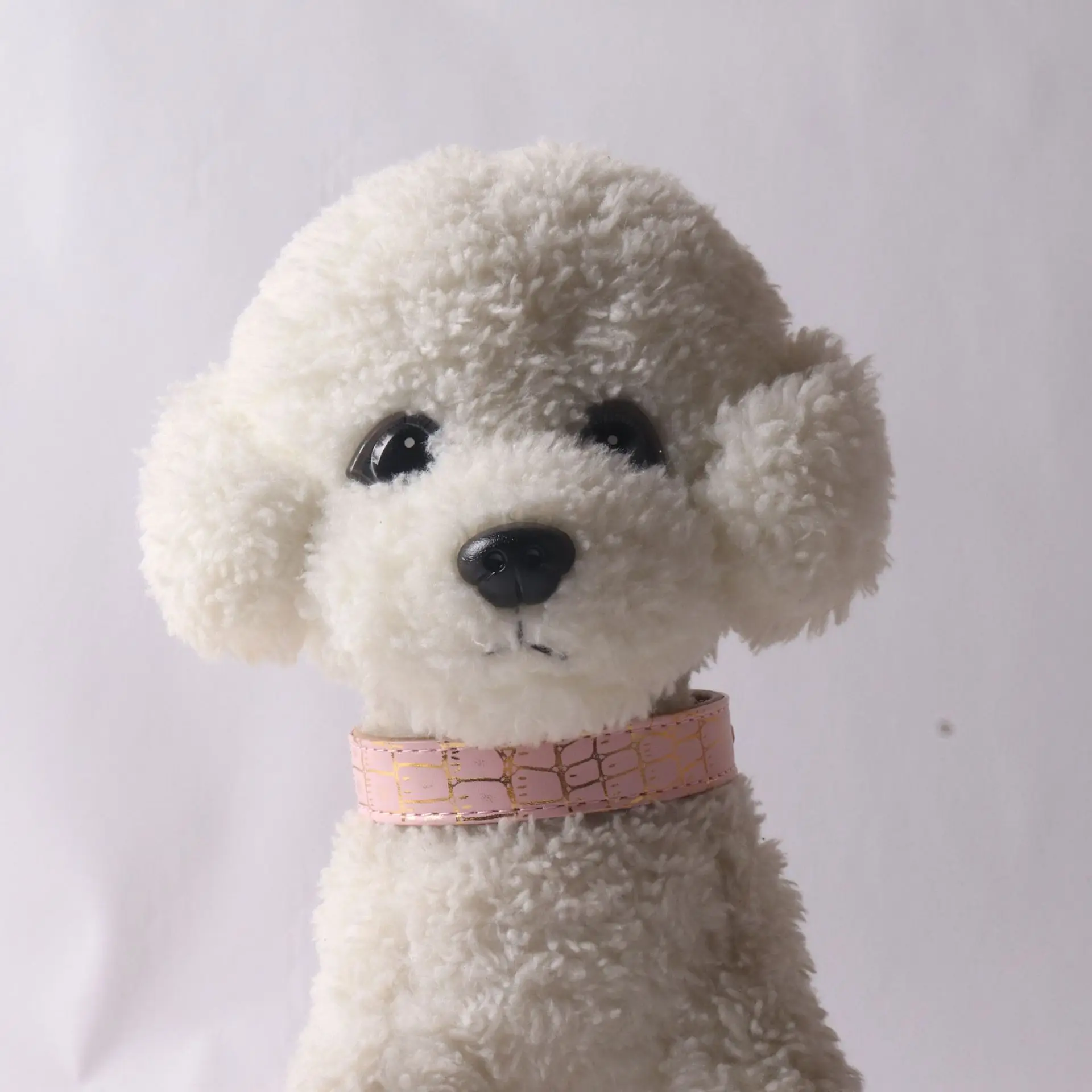 Collar de cuero suave para mascotas con hebilla de metal, Collar de perro impermeable de lujo, Collar ajustable para caminar al aire libre, Collar para cachorros, Collar negro y rosa - imagen 3