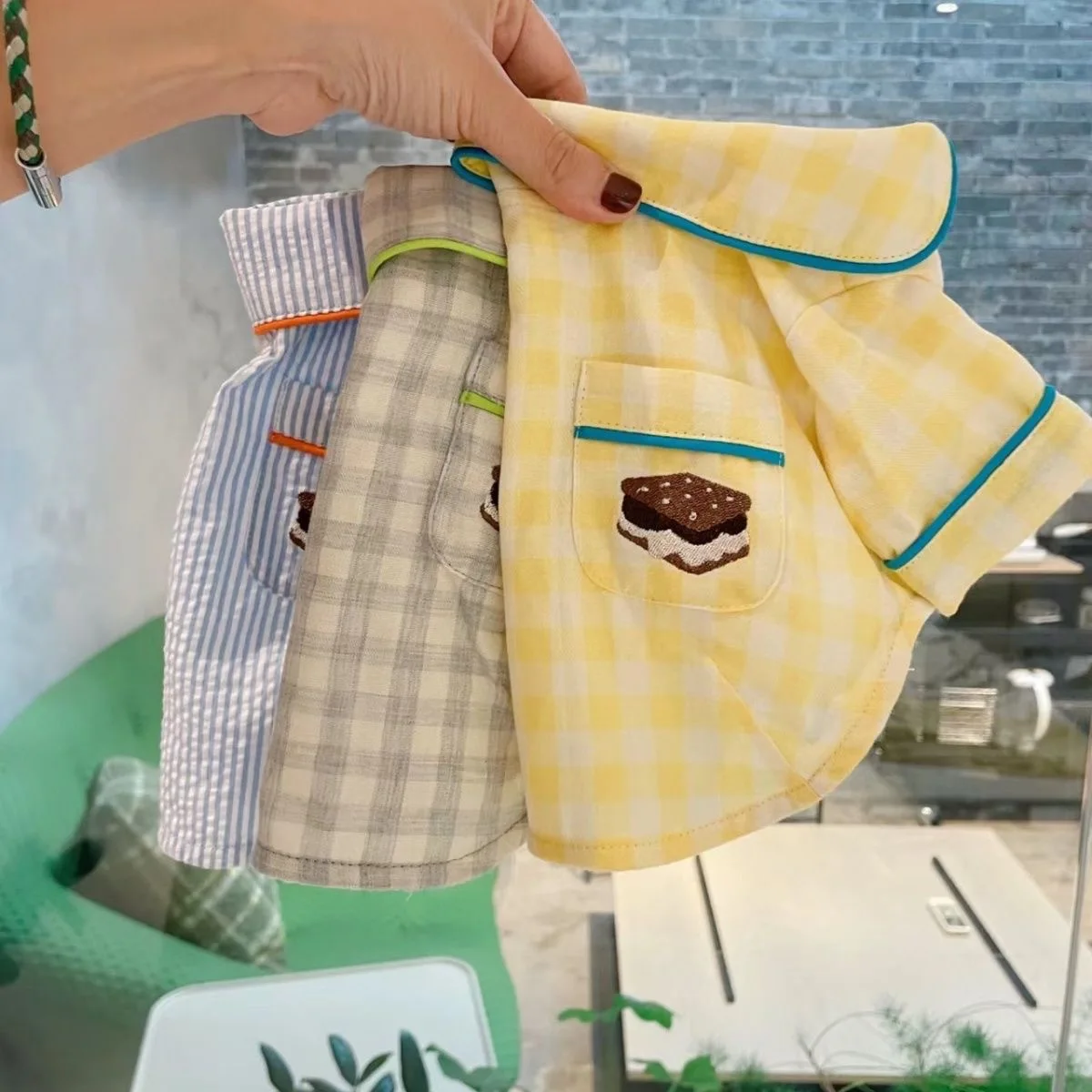 Ropa de dormir cómoda a cuadros para el hogar, chaleco protector solar de primavera, camiseta de peluche Yorkshire, ropa para cachorros, primavera/verano