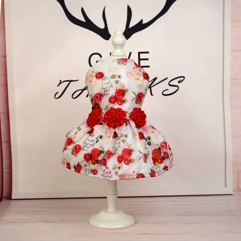 Vestido para perros, ropa para mascotas, falda para cachorros de primavera y verano, vestido de princesa, vestidos sin mangas con patrón encantador de corazón y flores a la moda para perros - imagen 5