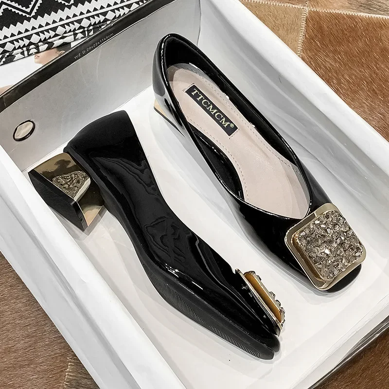 Zapatos de tacón para mujer, tendencia de tacón medio para primavera y verano, charol, punta cuadrada roja, boca poco profunda, tacones altos para mujer - imagen 3