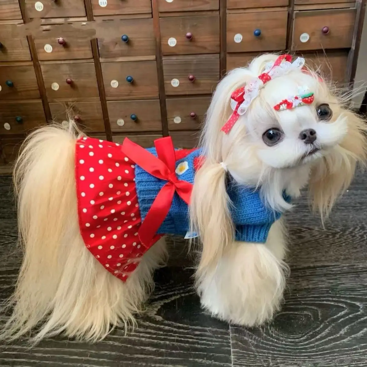 Vestido suéter de punto para perro pequeño y gato, abrigo para mascota estilo princesa con lazo de fresa para otoño e invierno, cálido y suave para cachorros pequeños - imagen 3