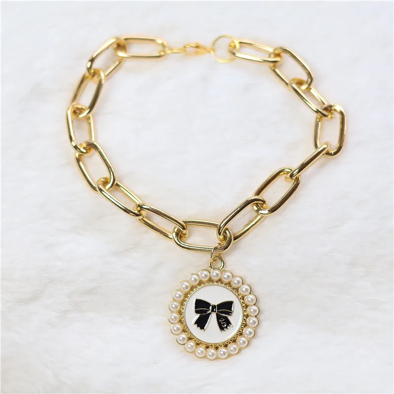 Collar con colgante corazón dorado para gatos y perros
