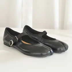Zapatos Mary Jane de cuero cómodos para perros en paseos