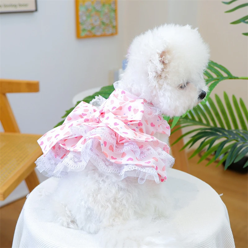 Vestidos de verano con estampado de corazón para perros pequeños, monos de princesa en capas para gatos maltés, ropa para fiesta de cumpleaños con lazo para mascotas - imagen 2