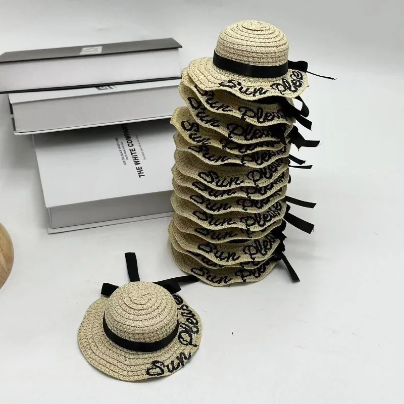 Sombreros de verano para mascotas, gorros artísticos de paja con protección solar, productos de sombrero de viaje con lazo, accesorios de decoración en miniatura creativos, gorros para perros y gatos