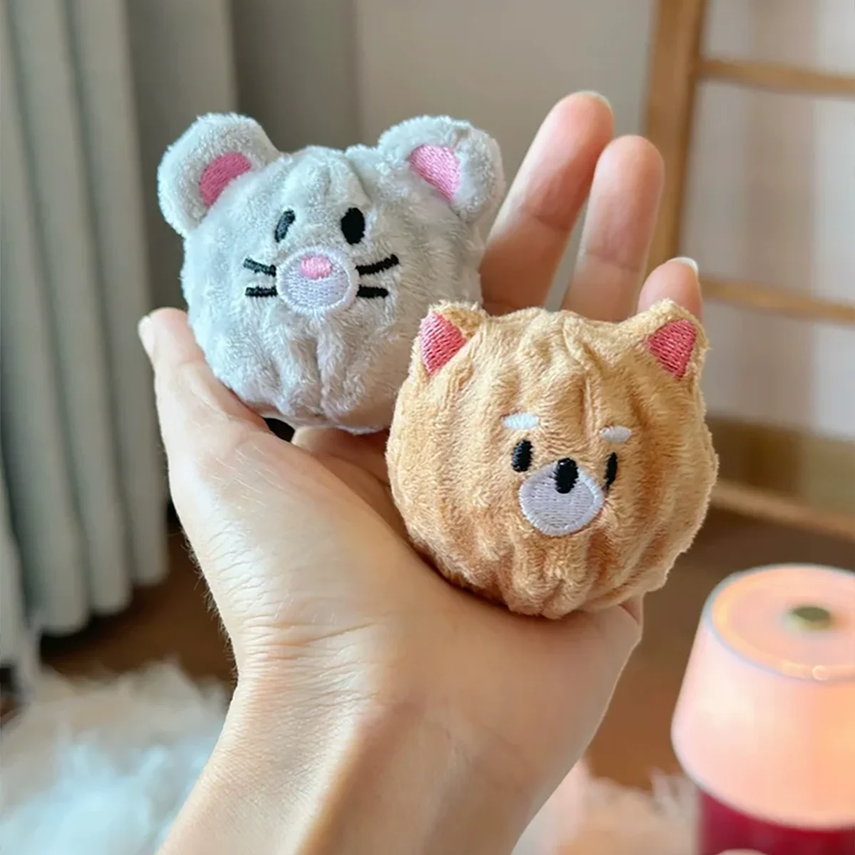 Juguete de pelota para cachorros chirriantes: masticar que rebota con pinchos para limpieza de dientes, juguete interactivo para mascotas para perros y gatos pequeños (Poodle/Bichon) - imagen 4