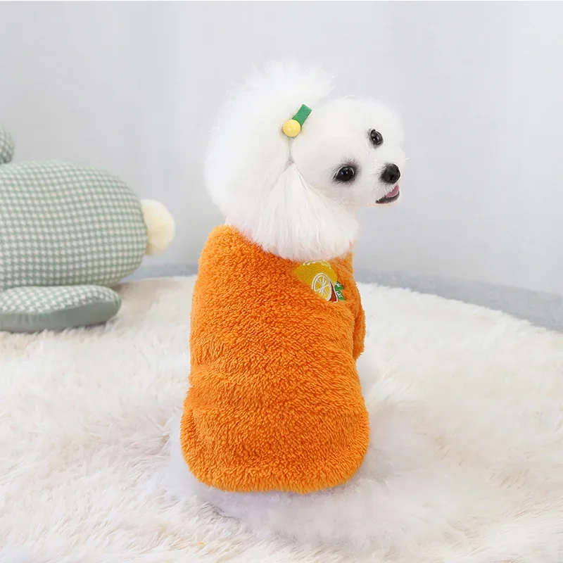 Ropa de invierno de felpa para mascotas, bonito patrón de frutas, chaleco grueso y cálido para perros pequeños y medianos, chaqueta suave para cachorros de invierno, disfraz de peluche - imagen 4