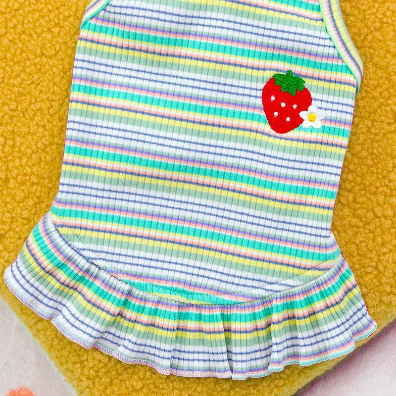 Vestido veraniego a rayas con capucha para perros pequeños - imagen 4