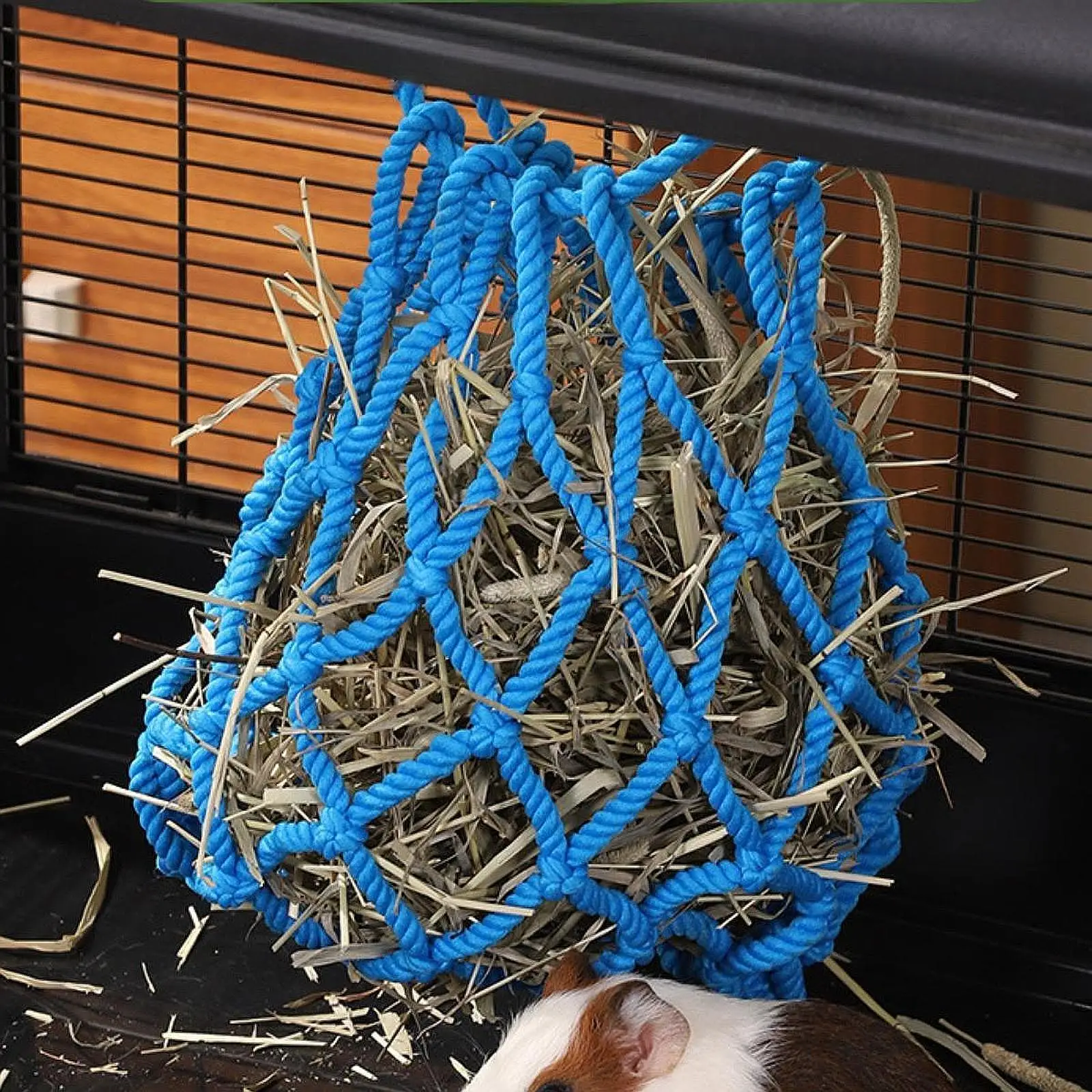 Rabbits Hay Feeder Hanging Guinea Pig Hay Feeder Bag for Guinea Pigs Hamster