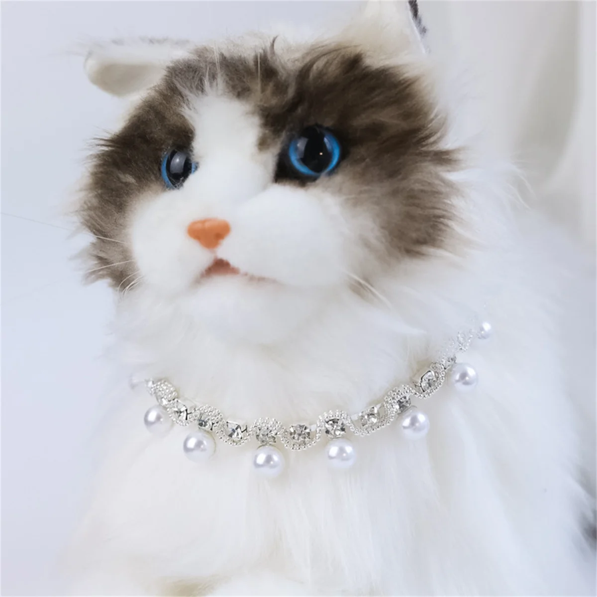 Collar de diamante para mascotas con diseño de amor