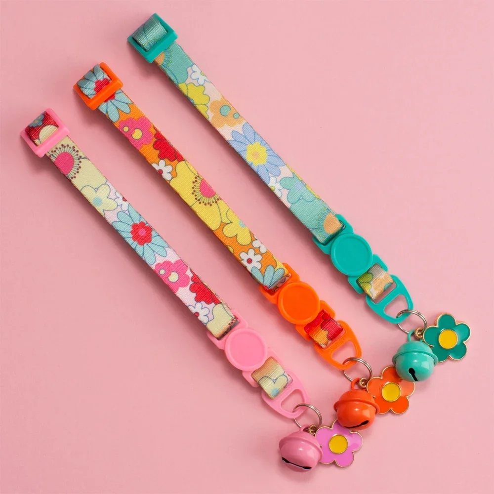 Collar de gato Floral, Collar con colgante de flor colorida, Collar de seguridad desmontable de liberación rápida, Collar de gato con campanas, accesorios para gatos - imagen 2