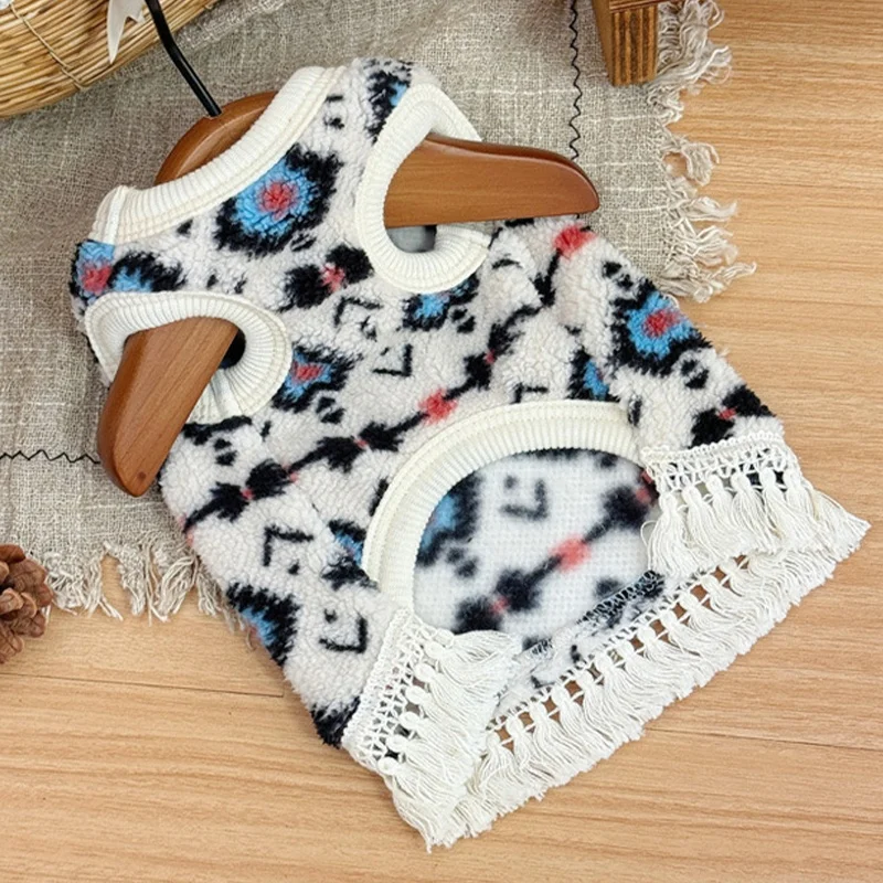 Chaleco cálido de invierno para perros, ropa suave de felpa para perros, sudaderas con capucha con estampado de moda para cachorros, chaleco bonito con borlas para gatos, chaqueta para mascotas, ropa para caniche Chihuahua - imagen 5