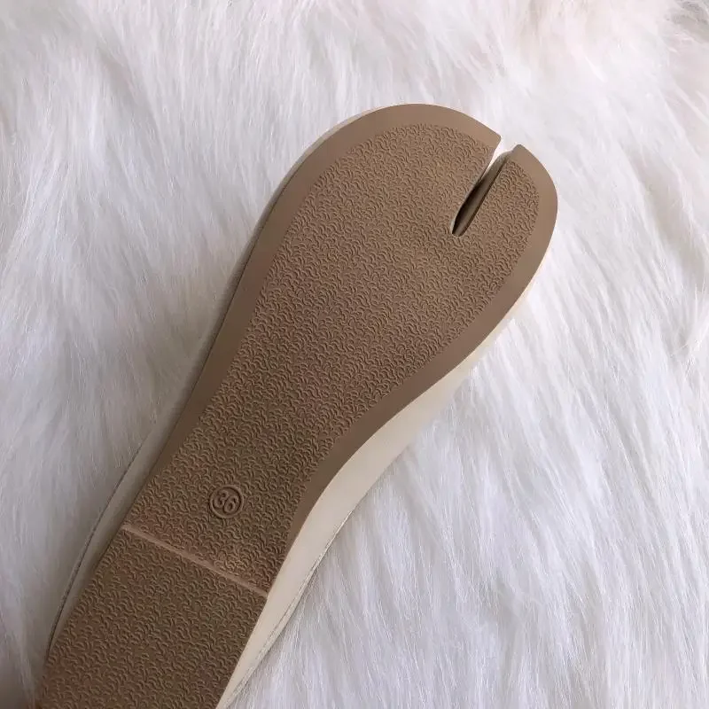 Diferentes outfits con zapatos Tabi - guía de estilo