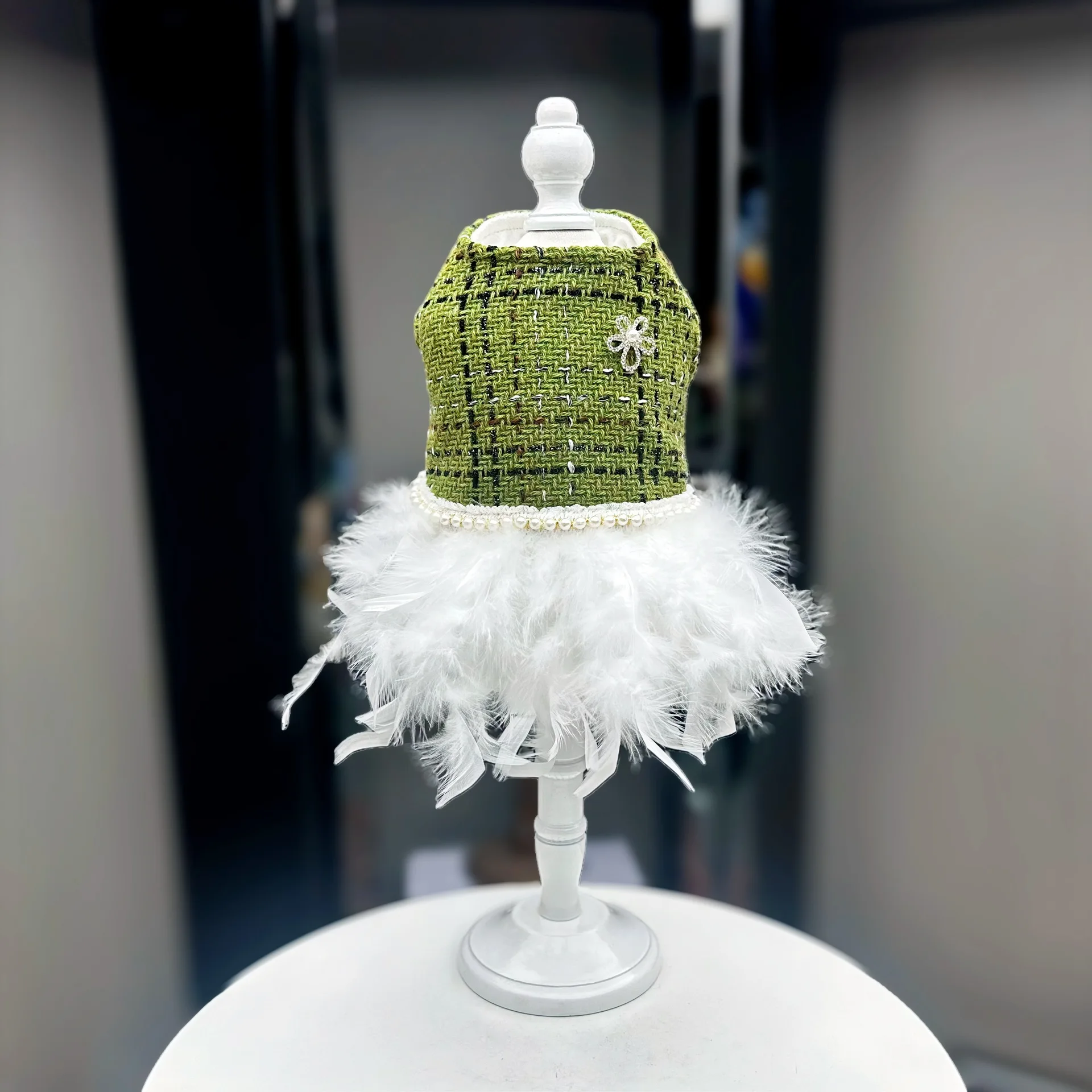 Vestido de plumas para perros, vestido formal para mascotas, vestido de noche para perros, falda de plumas, vestido de fiesta de cumpleaños para perros y vestido de vacaciones, ropa para mascotas - imagen 4