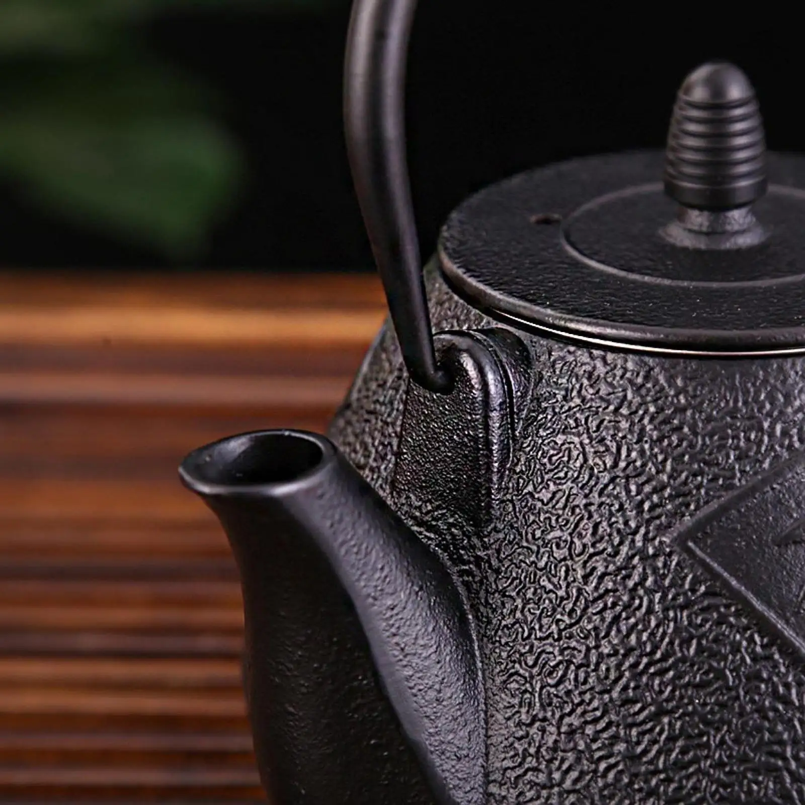 Cast Iron Teapot Tea Maker Water Boiler Jug Teaware Traditional Tea Kettle for Kitchen Home Tea Room Hotel Housewarming Gift