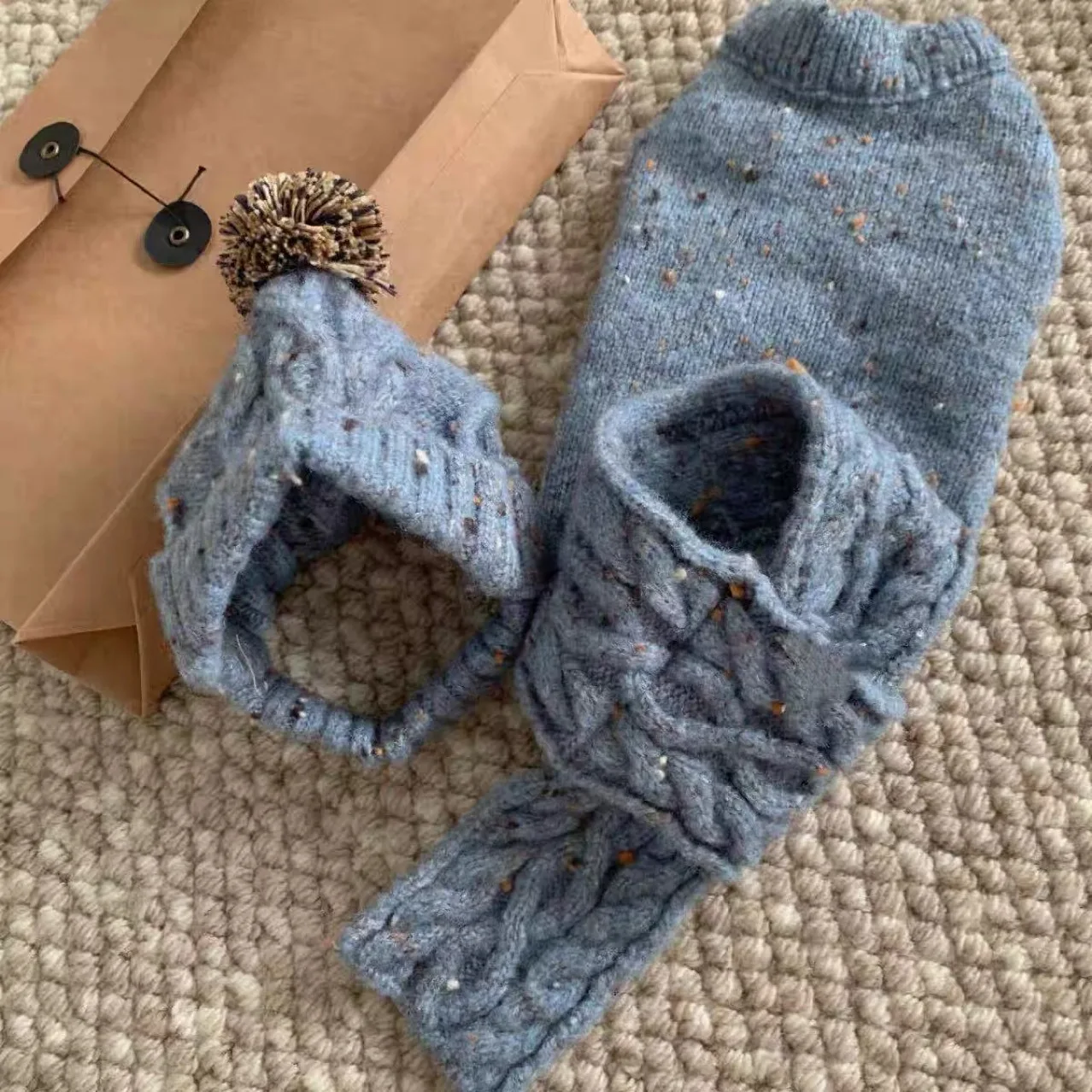 Conjunto térmico para perros mini y gatos: jersey con gorro y bufanda - imagen 4