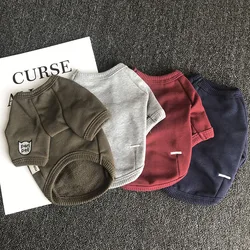 Sudadera con capucha para perros pequeños: cómoda y abrigada