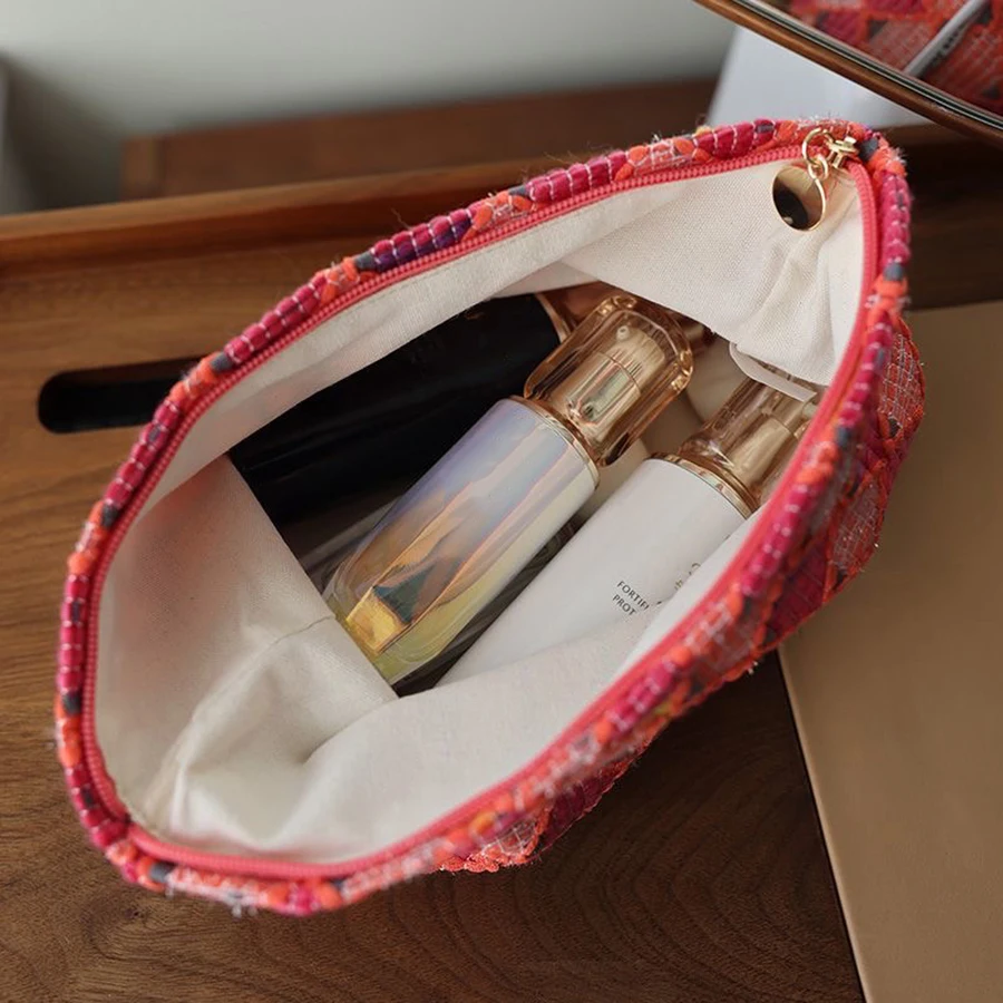 Bolsa de cosméticos con cremallera de gran capacidad a la moda con rejilla de diamantes rojos, regalo de cumpleaños, regalo de Año Nuevo, bolsa de almacenamiento para mujer, bolsa de aseo de viaje - imagen 4