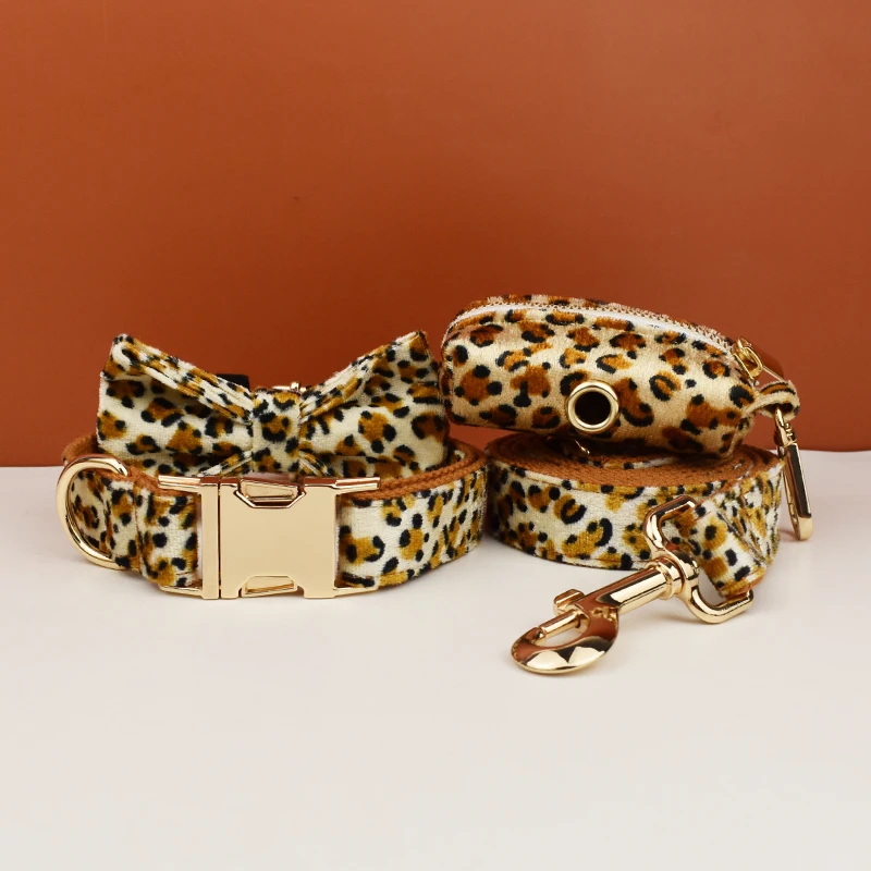 Recién llegado, logotipo de diseñador personalizado, estampado de leopardo en Base marrón, Collar de perro de algodón suave, correas, arnés, bolsa para caca, soporte Animal 01 - imagen 2
