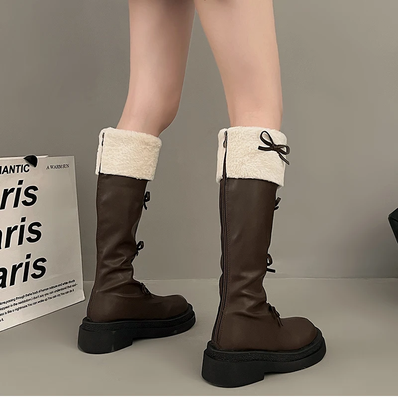 Otoño Invierno corto de felpa mujer hasta la rodilla Botas moda nudo de mariposa botines largos de caballero Botas femeninas - imagen 5