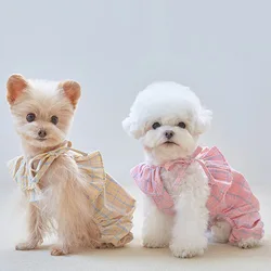 Mono de verano para perros con tirantes a cuadros rosas ropa exterior