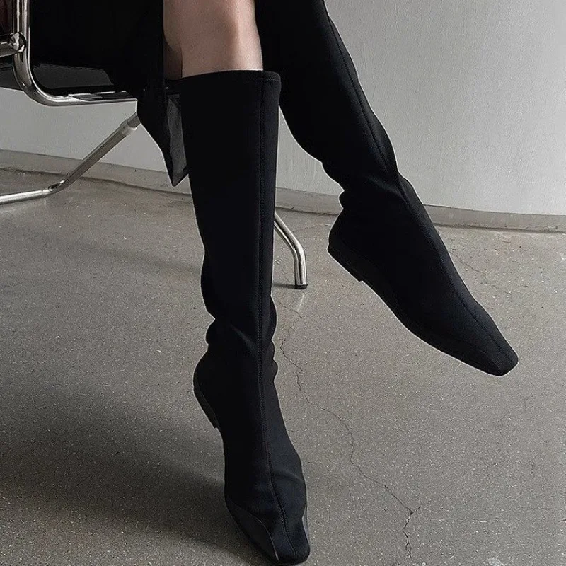 Botas de calcetín hasta la rodilla con parte inferior plana para mujer, botines largos de tela elástica con punta estrecha, botas de trabajo de estilo británico para Otoño e Invierno - imagen 2