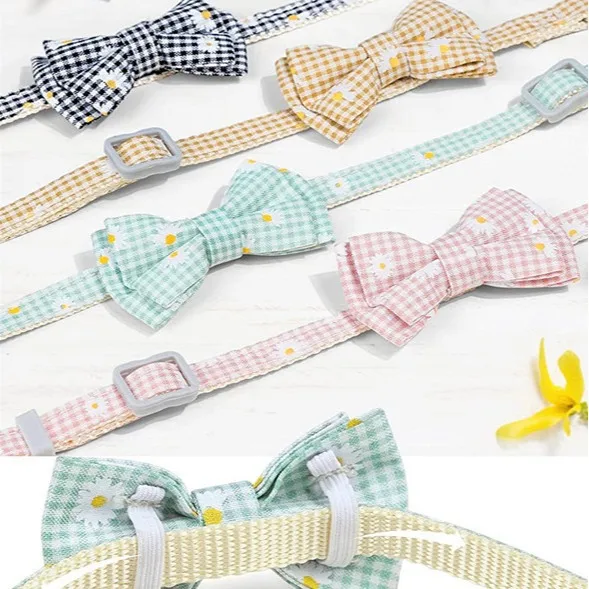 Collar para gatos con AirTag – Estampado a cuadros, lazo y cascabel - imagen 4