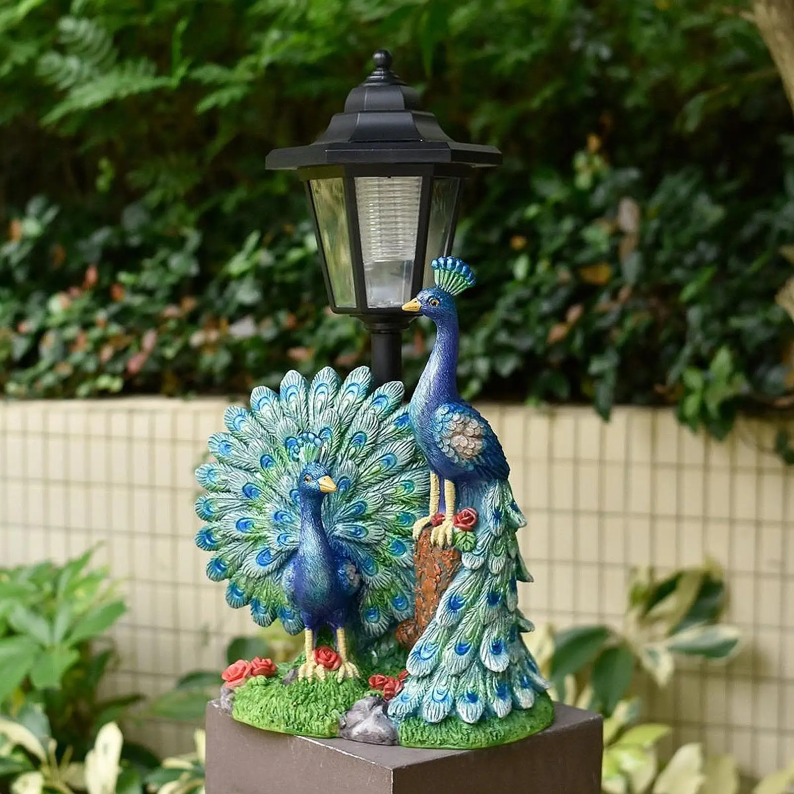 Estatuilla de jardín al aire libre, lámpara de paisaje de luz Solar de pavo real de resina, escultura decorativa para adorno de Patio de Patio grande