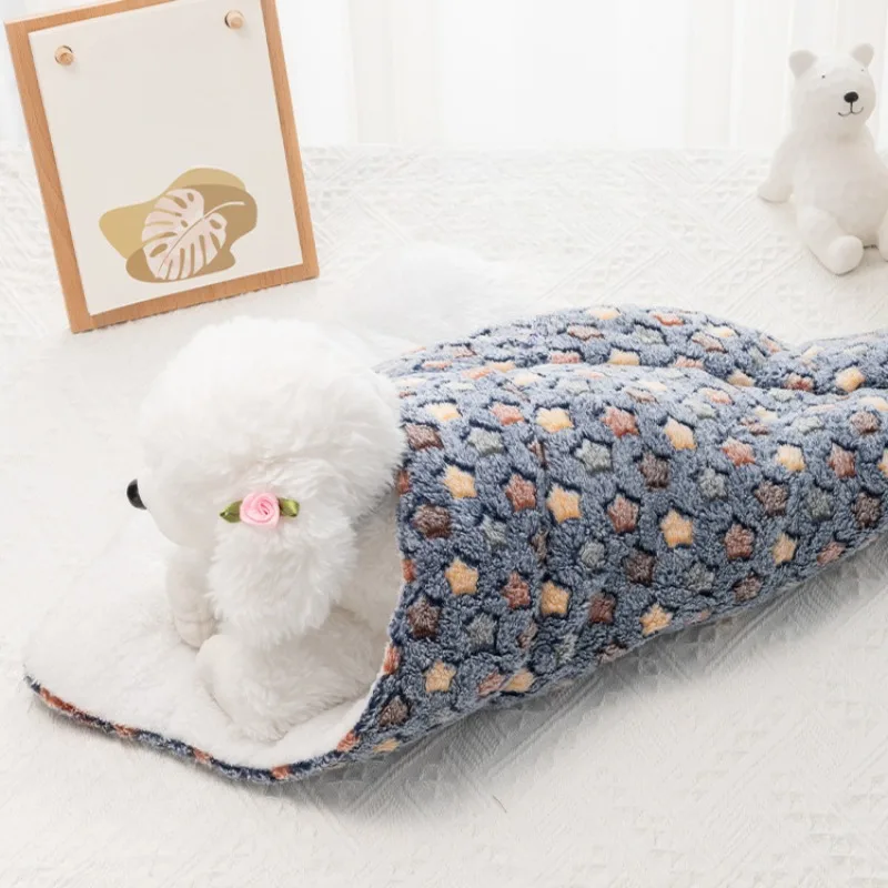 Estera Reversible de franela de invierno para mascotas, camas cálidas de lana para perros, almohadilla portátil de viaje con estampado bonito de gato, manta suave, suministros para cachorros y gatitos - imagen 2