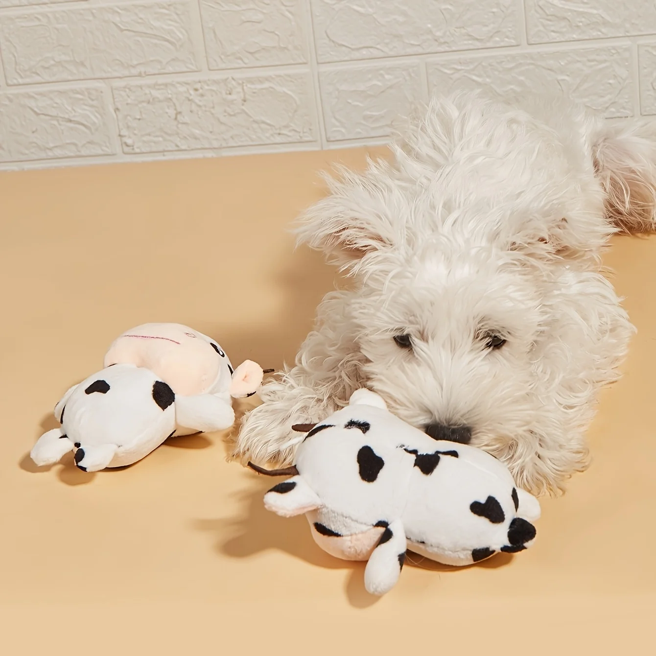Juguete masticable para perros de peluche duradero con diseño de vaca: interactivo y apto para la salud dental para razas medianas - imagen 3